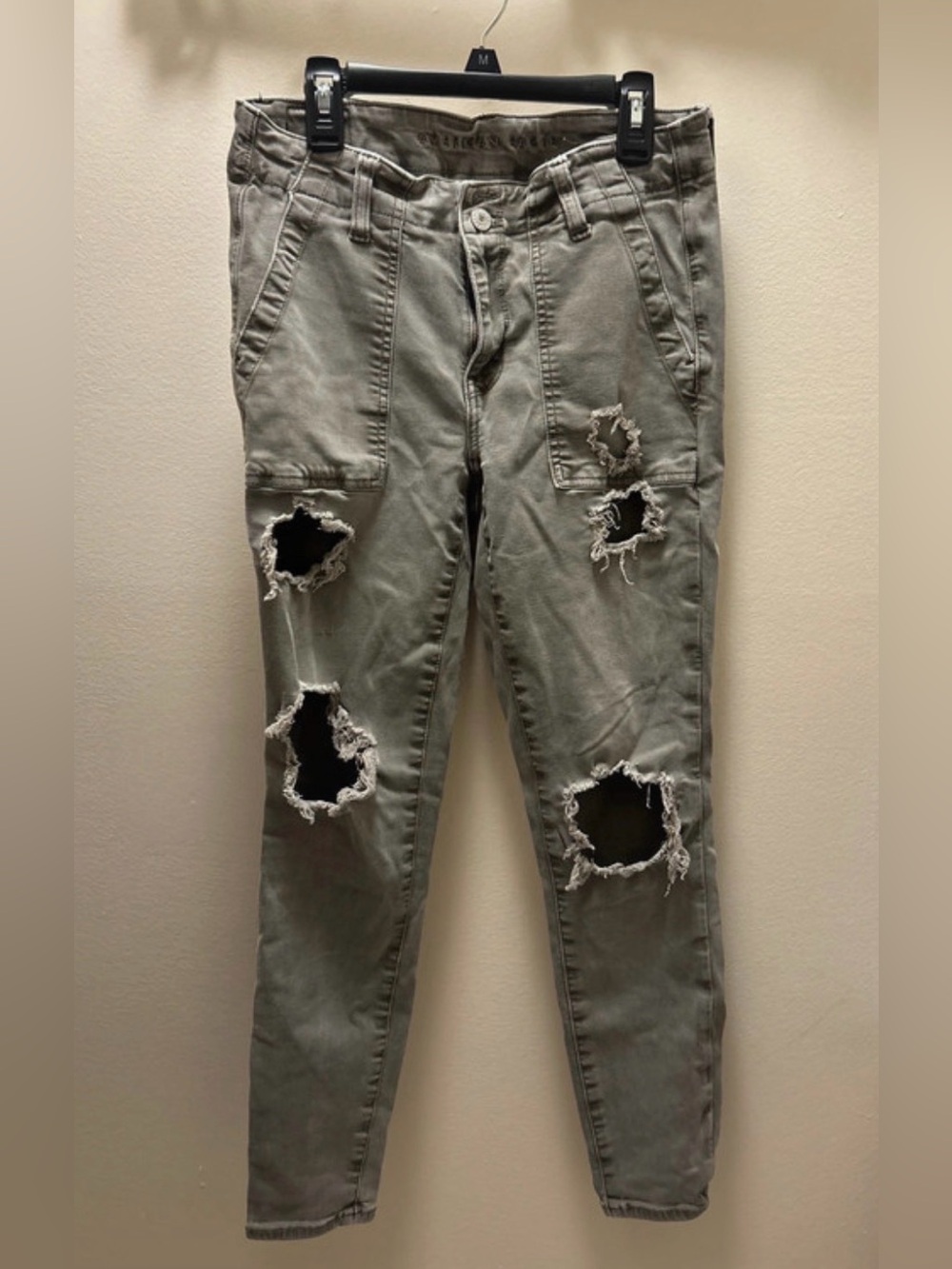 American Eagle Outfitters Gray Distressed Skinny Jeans